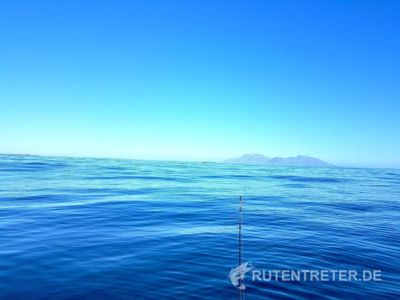 Strahlend blauer Himmel und ruhige See, einfach tolle Bedingungen | © 2018 Rutentreter.de