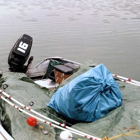 Ziemlich voll, das Boot © 1995 | Rutentreter.de