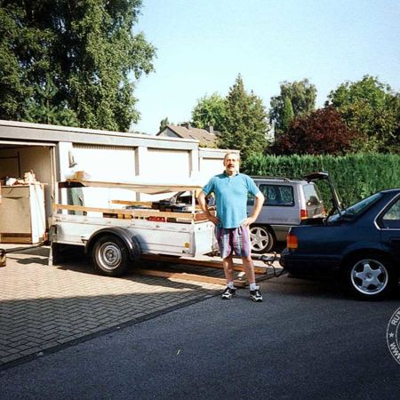 Packen vor der heimischen Garage für die Tour an den Riba-Roja © 1997 | Rutentreter.de