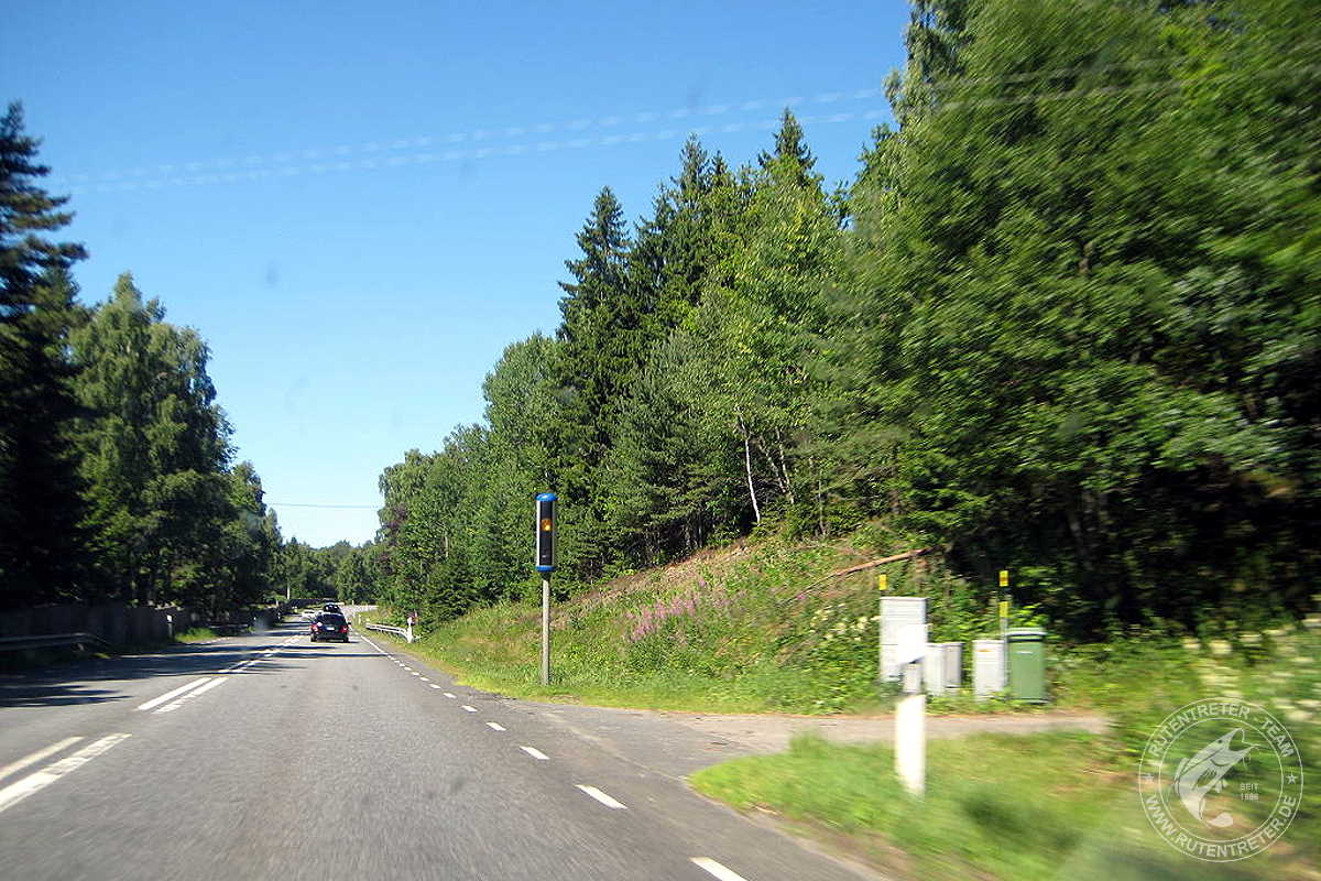 Endlos lange und schmale Straßen durch die schwedischen und norwegischen Wälder | © 2013 Rutentreter.de