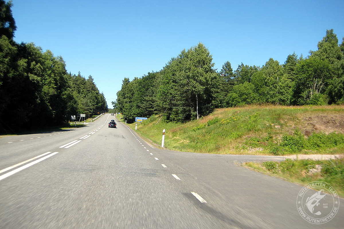 Endlos lange und schmale Straßen durch die schwedischen und norwegischen Wälder | © 2013 Rutentreter.de