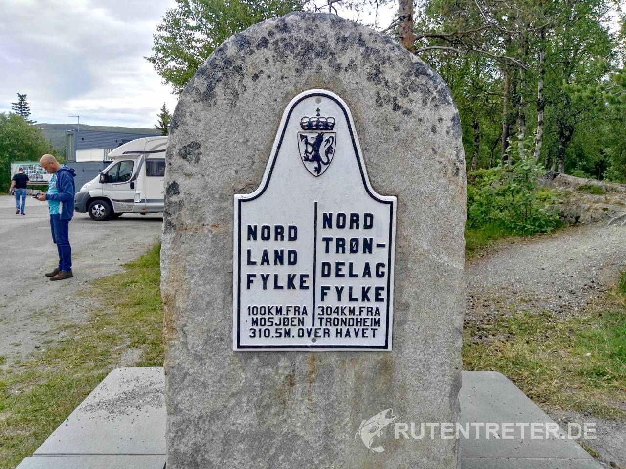 Grenzstein zwischen Bezirk Nordland und Bezirk Nordtrondelac | © 2018 Rutentreter.de