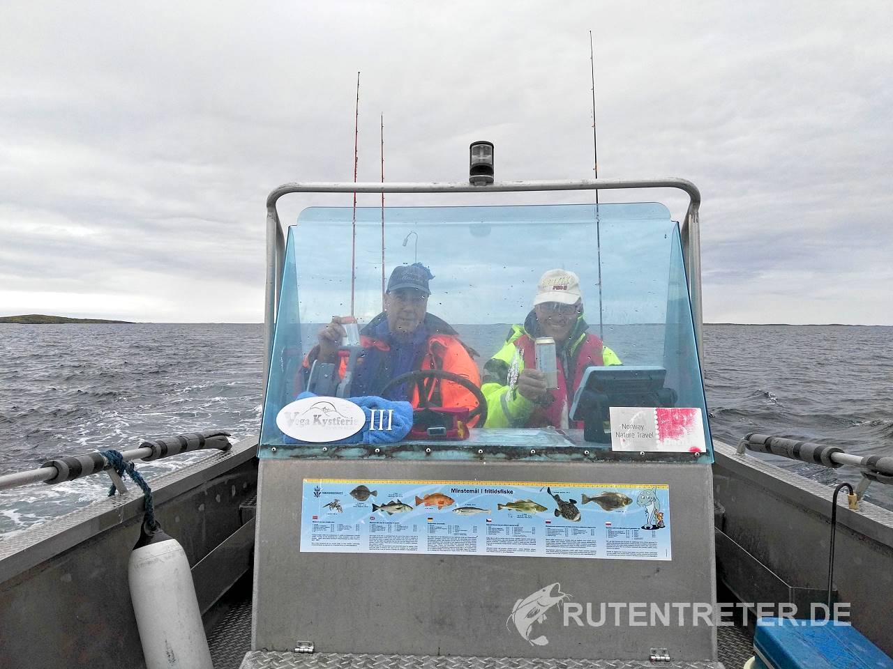 Egon und Klaus im Steuerstand von Boot 1 | © 2018 Rutentreter.de